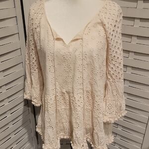 La Seine Cream Color Eyelet Ruffle Swing Top Size Medium